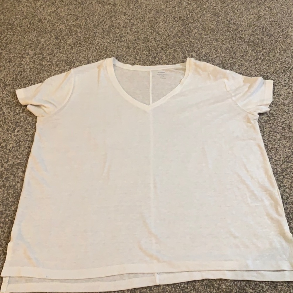 old navy white t-shirt